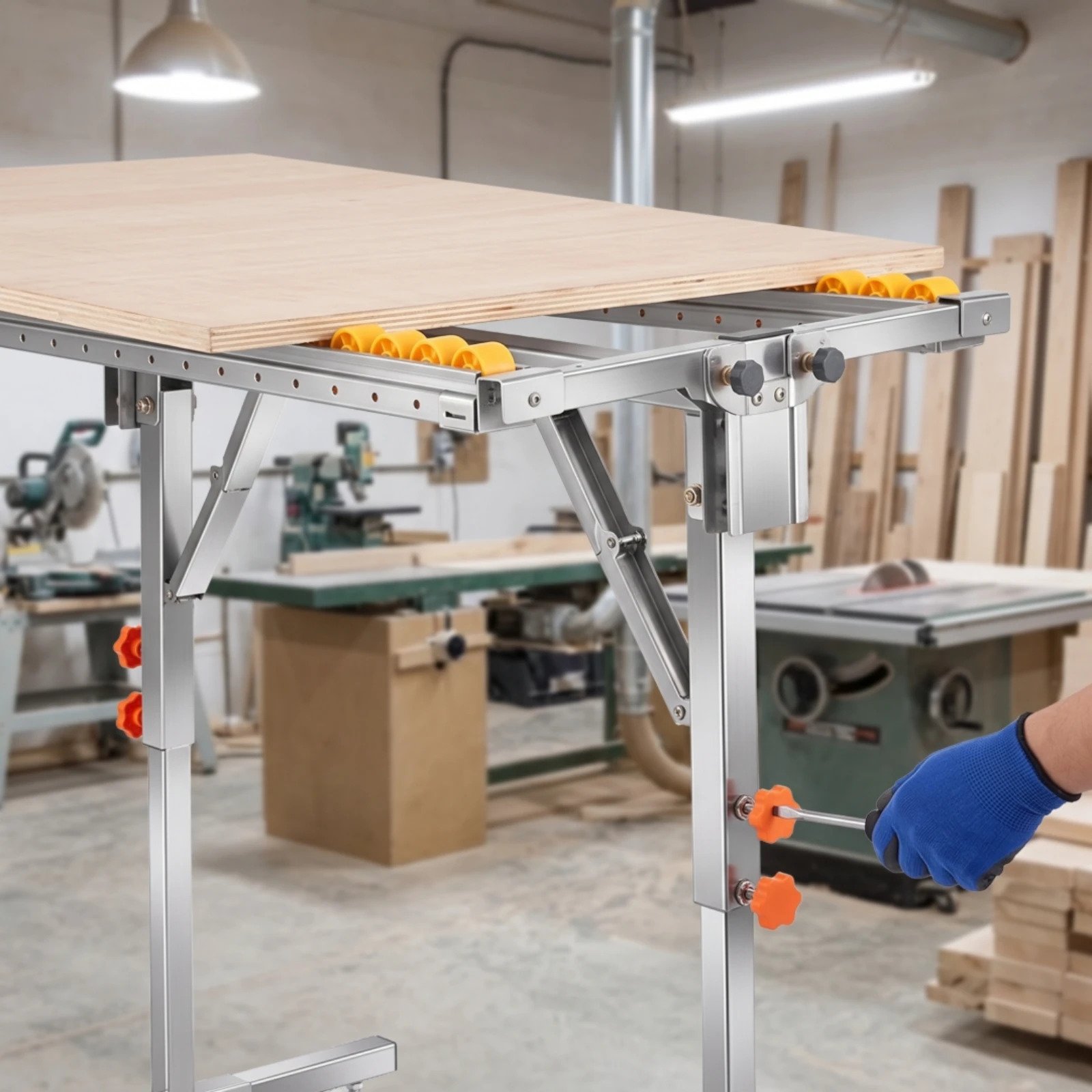 Table pour panneaux à bois dans un atelier de menuiserie