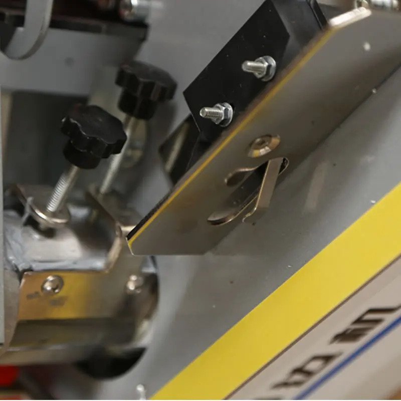 Détail rapproché d'un composant de la machine mini