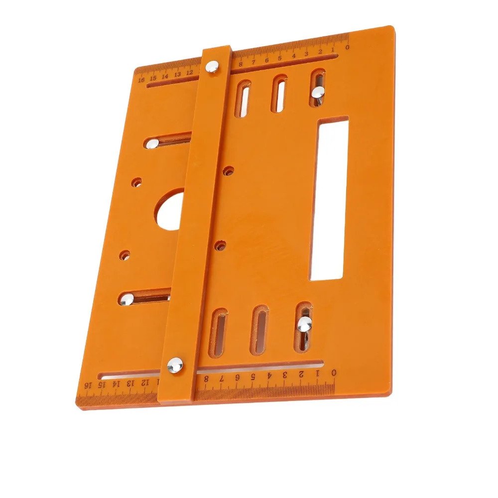 Guide de coupe multifonctionnel orange vu en angle